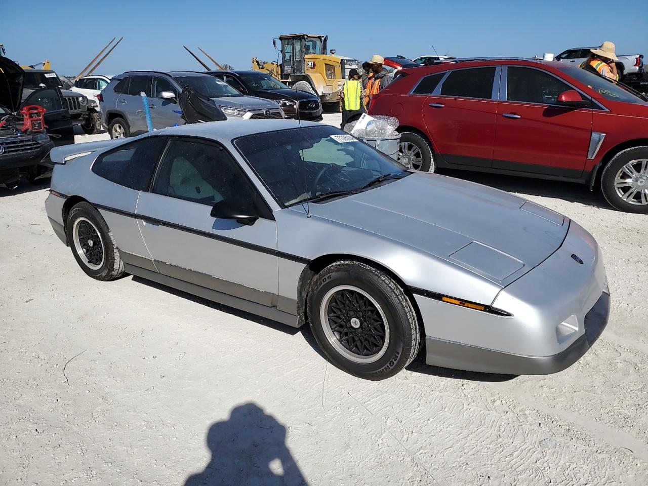 1986 Pontiac Fiero - Image 4