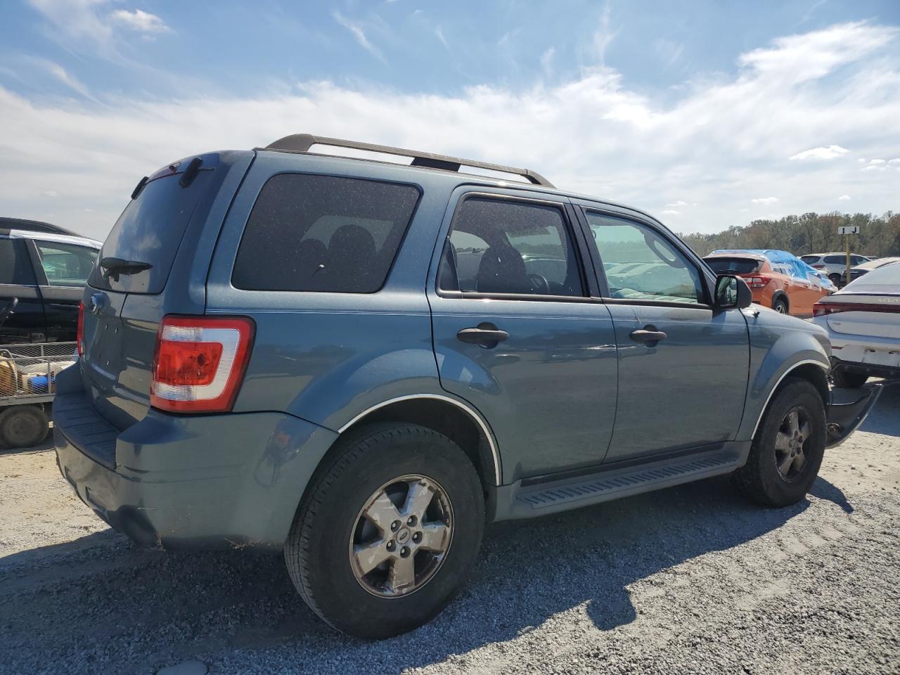 2010 Ford Escape - Image 3