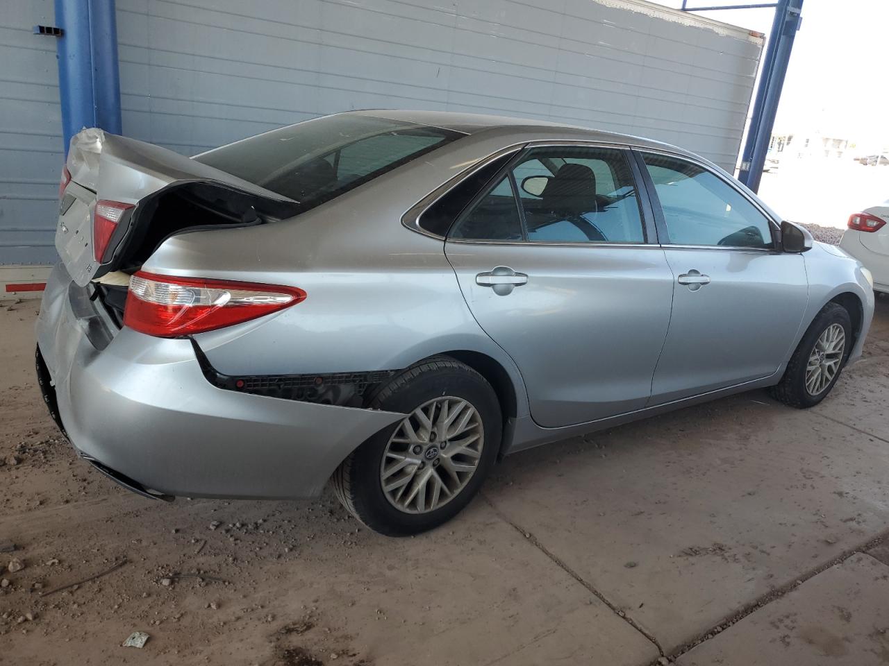 VIN 4T1BF1FK8GU240384 2016 TOYOTA CAMRY no.3