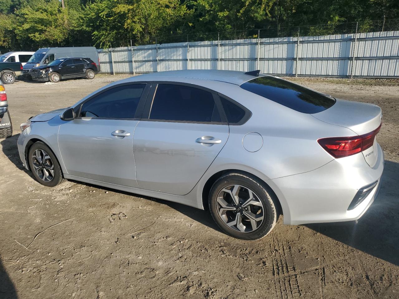 3KPF24AD6KE052403 2019 KIA FORTE - Image 2