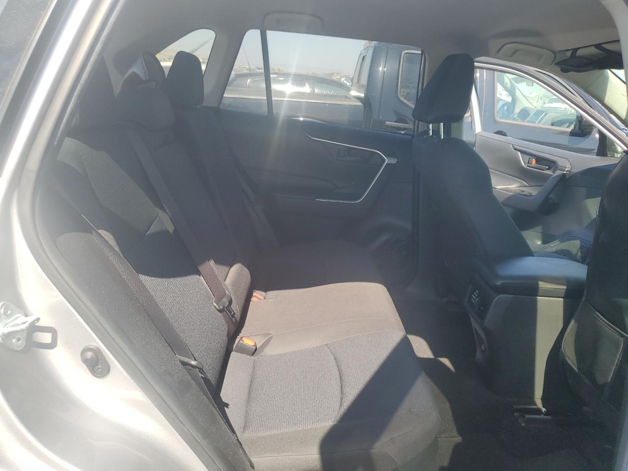 2022 Toyota Rav4 Le VIN: JTMMWRFV7KD012617 Lot: 73713924