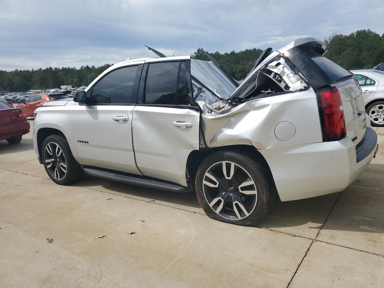 2019 Chevrolet Tahoe - Image 2