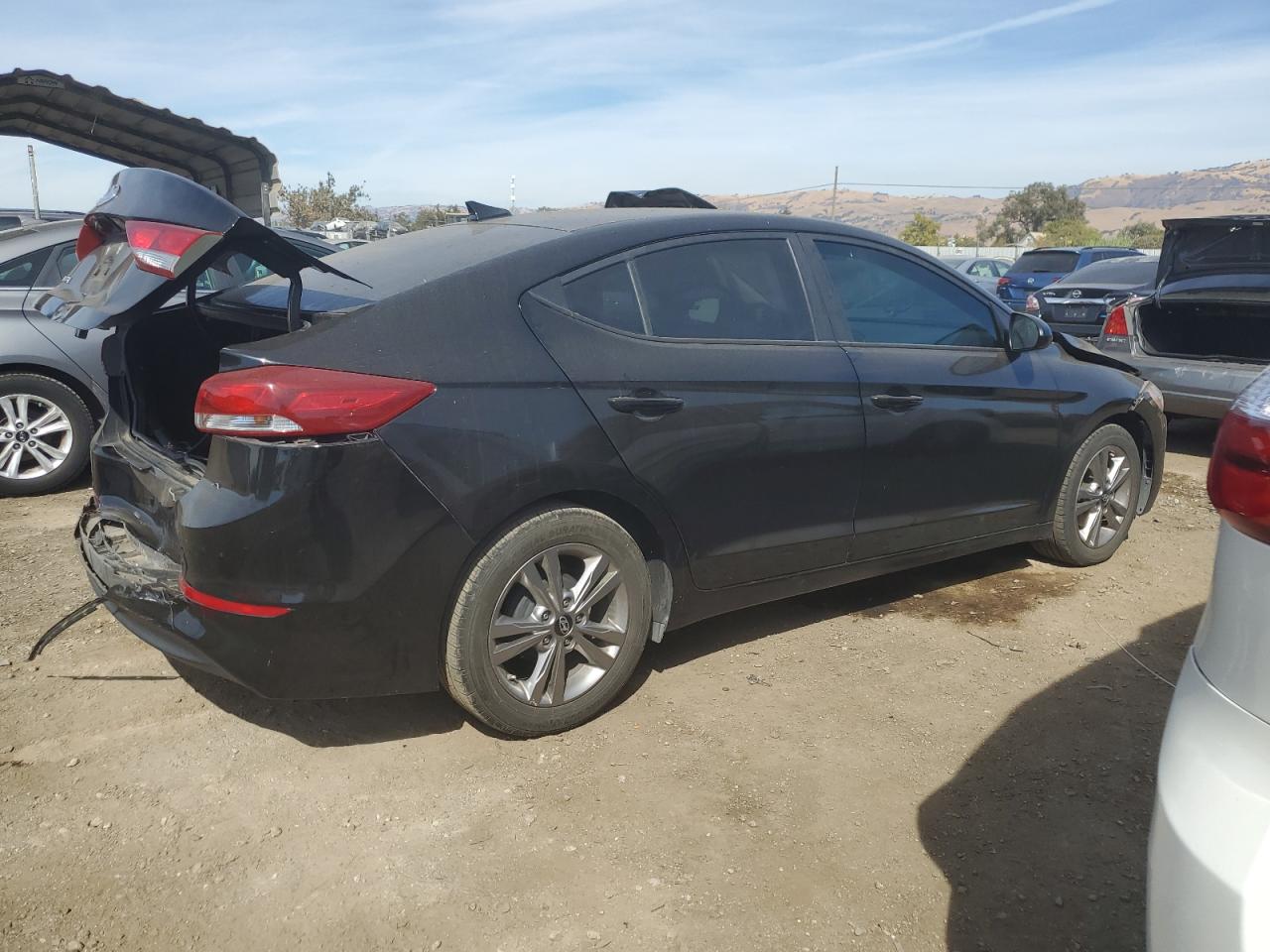 2017 Hyundai Elantra - Image 3