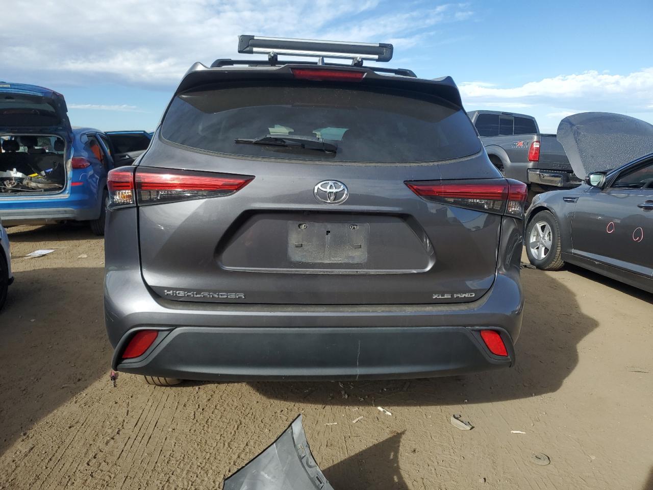 2022 Toyota Highlander - Image 6