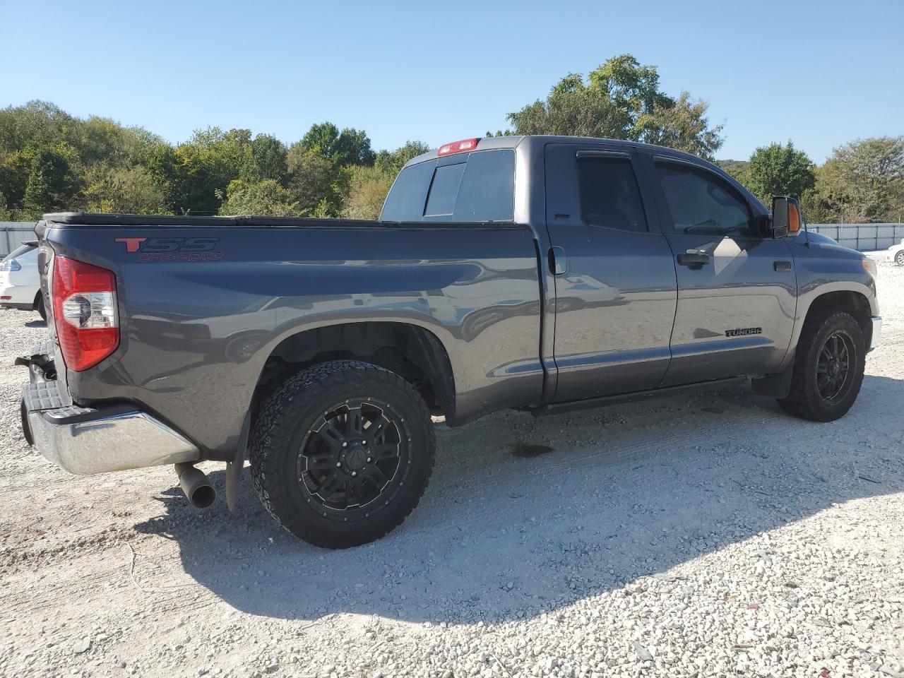2015 Toyota Tundra - Image 3