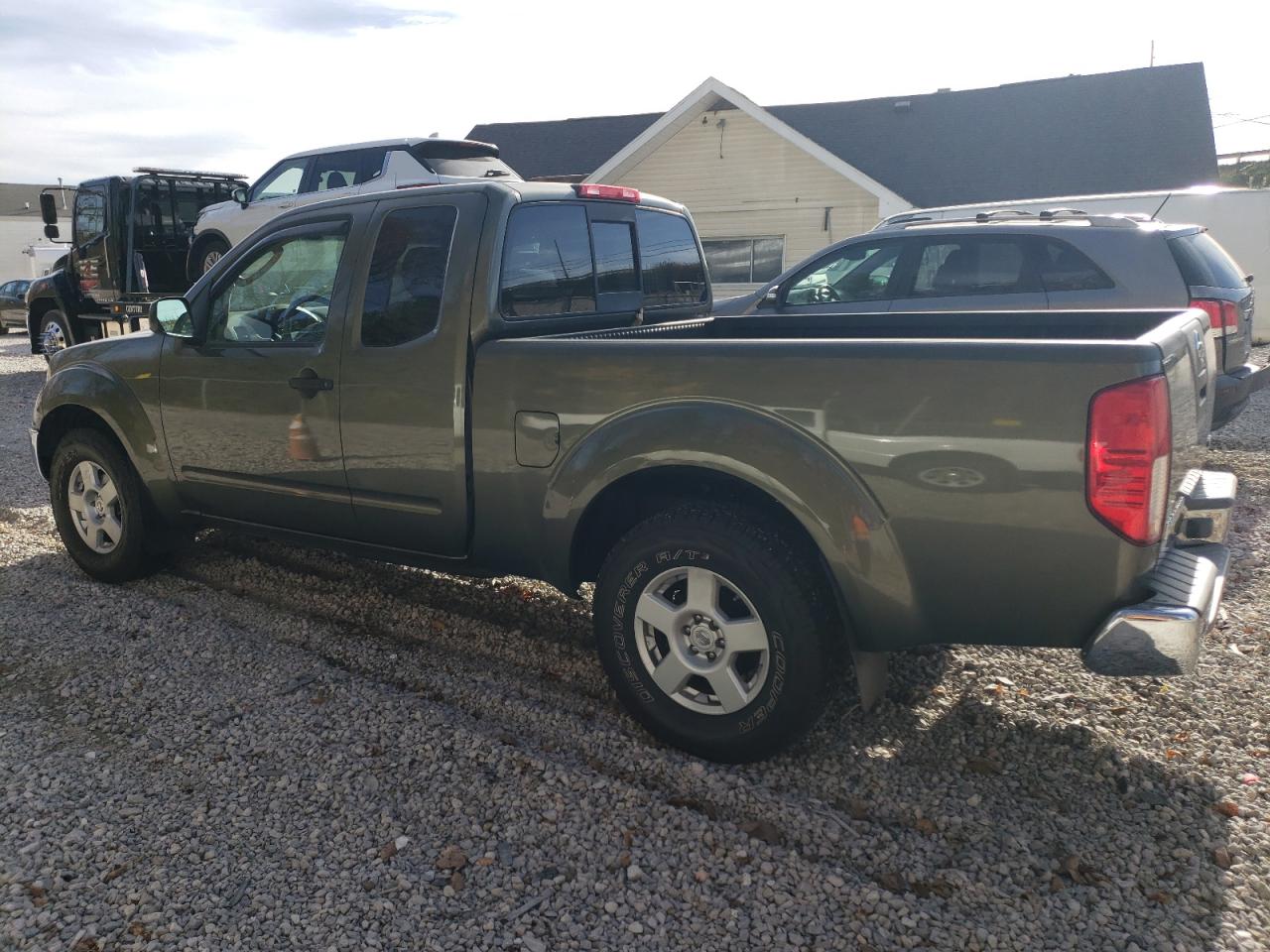 2005 Nissan Navara (Frontier) - Image 2