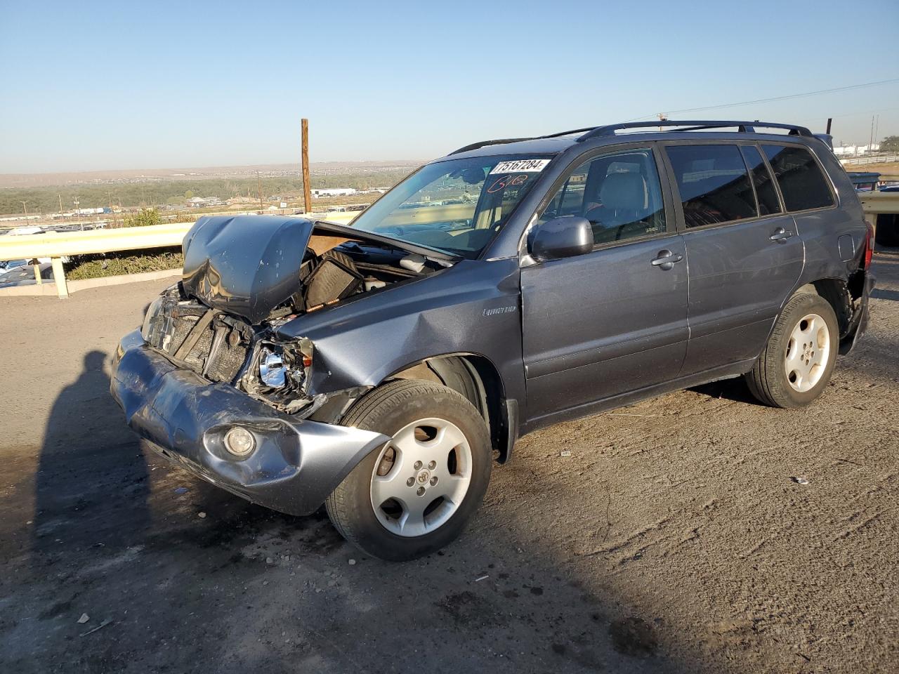 2005 Toyota Highlander Limited for Sale in Albuquerque, NM - Front End
