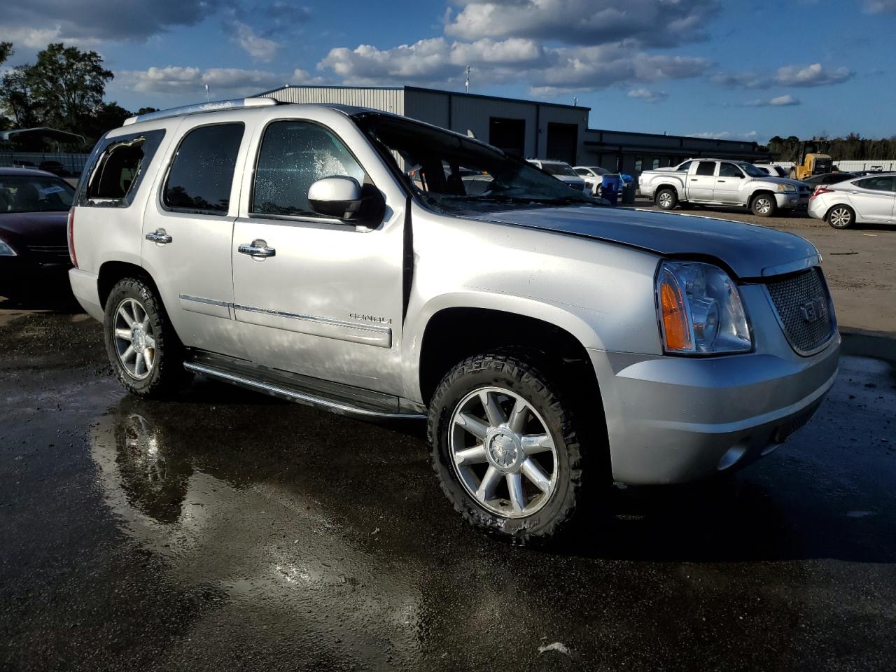 2013 GMC Yukon - Image 4