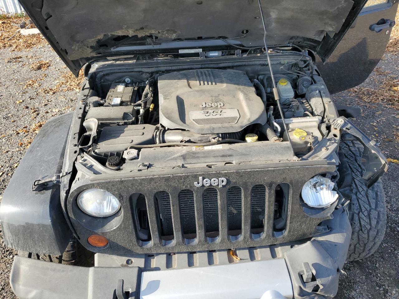 2013 Jeep Wrangler - Image 11
