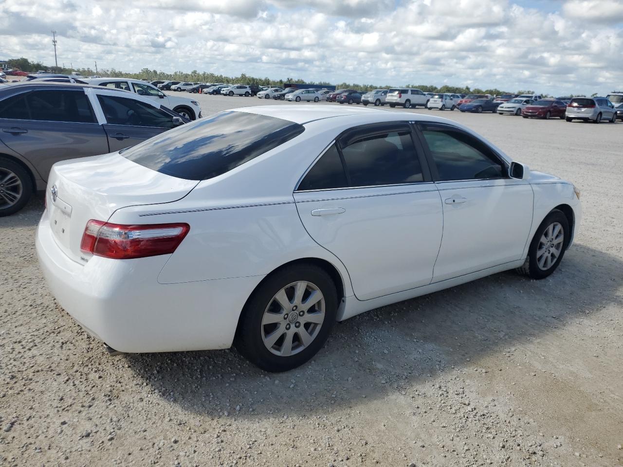 2009 Toyota Camry - Image 3
