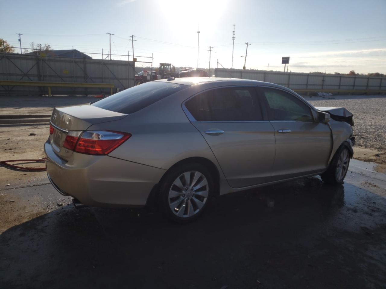 VIN 1HGCR3F83DA028135 2013 HONDA ACCORD no.3