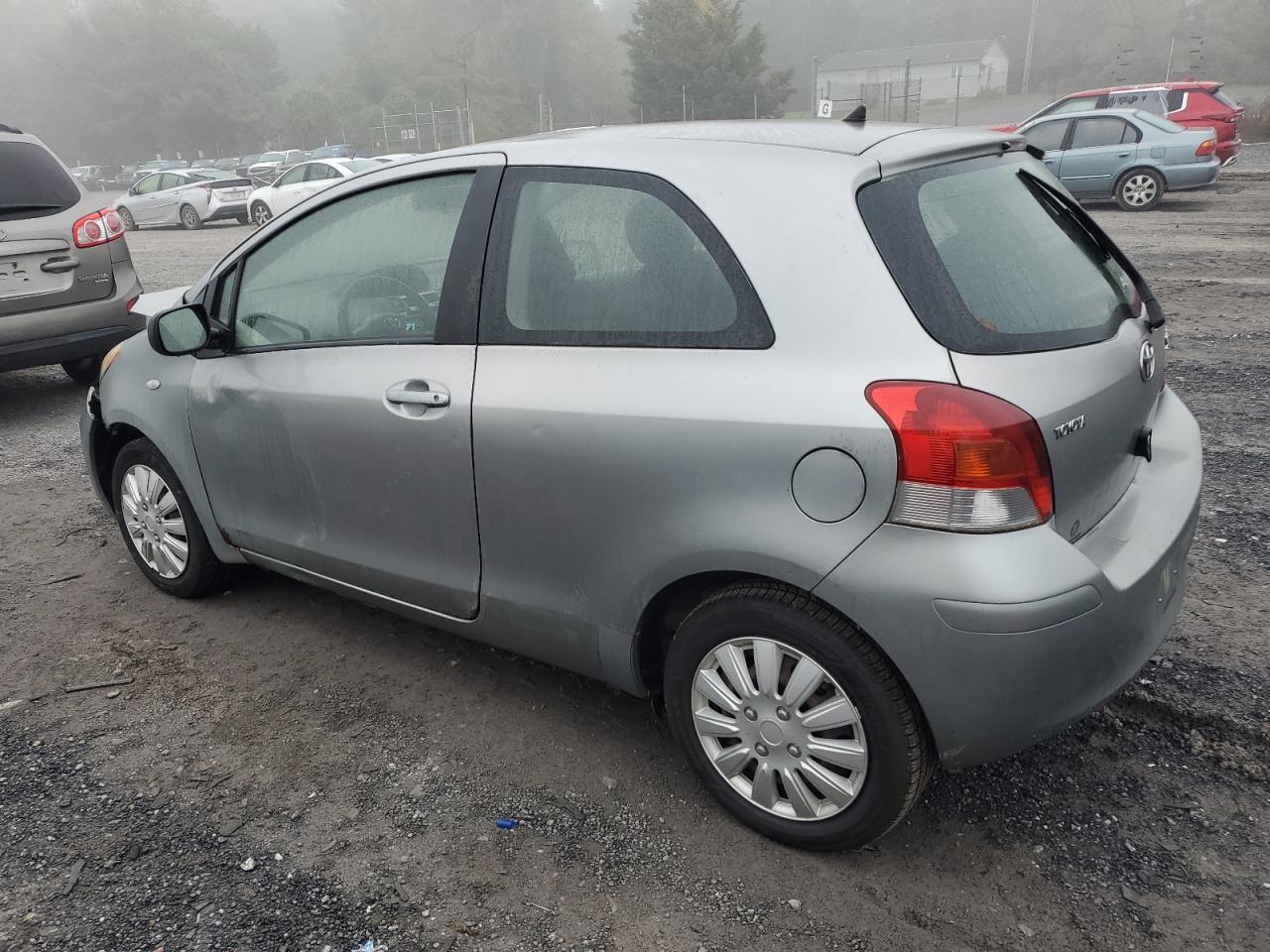 2009 Toyota Yaris - Image 2