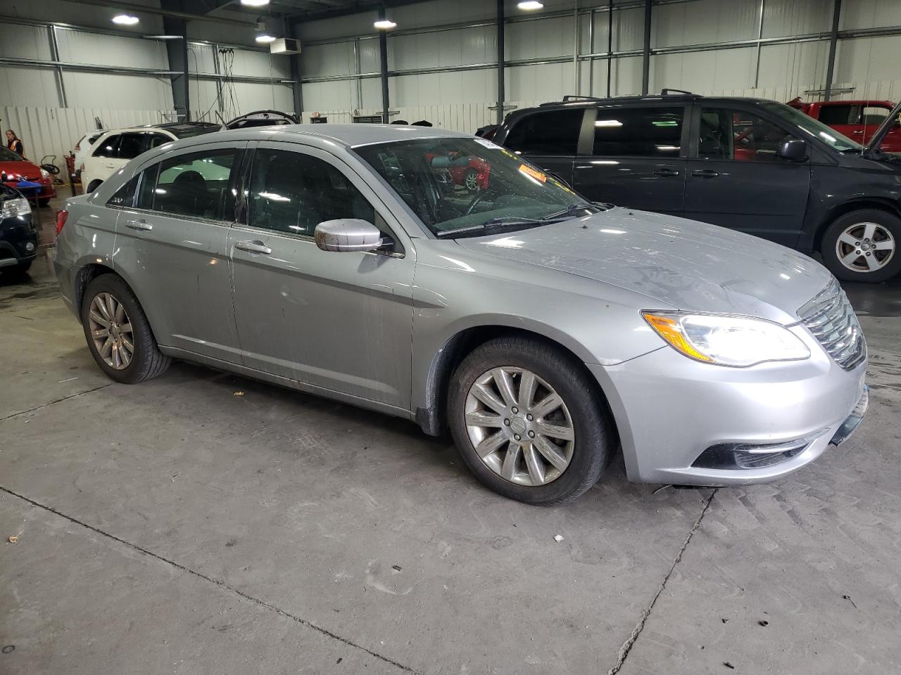 2013 Chrysler 200 - Image 4
