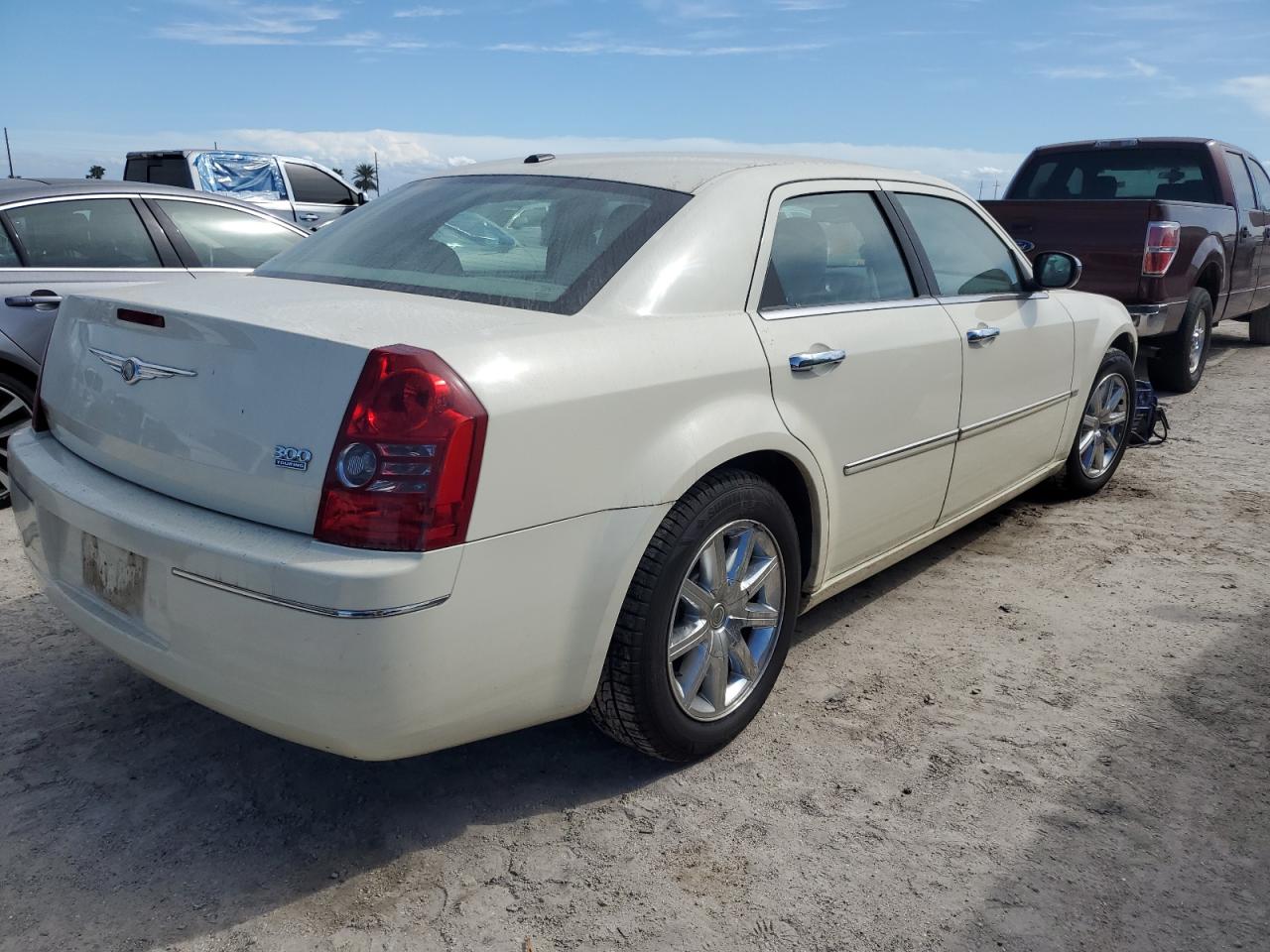 2010 Chrysler 300 - Image 3