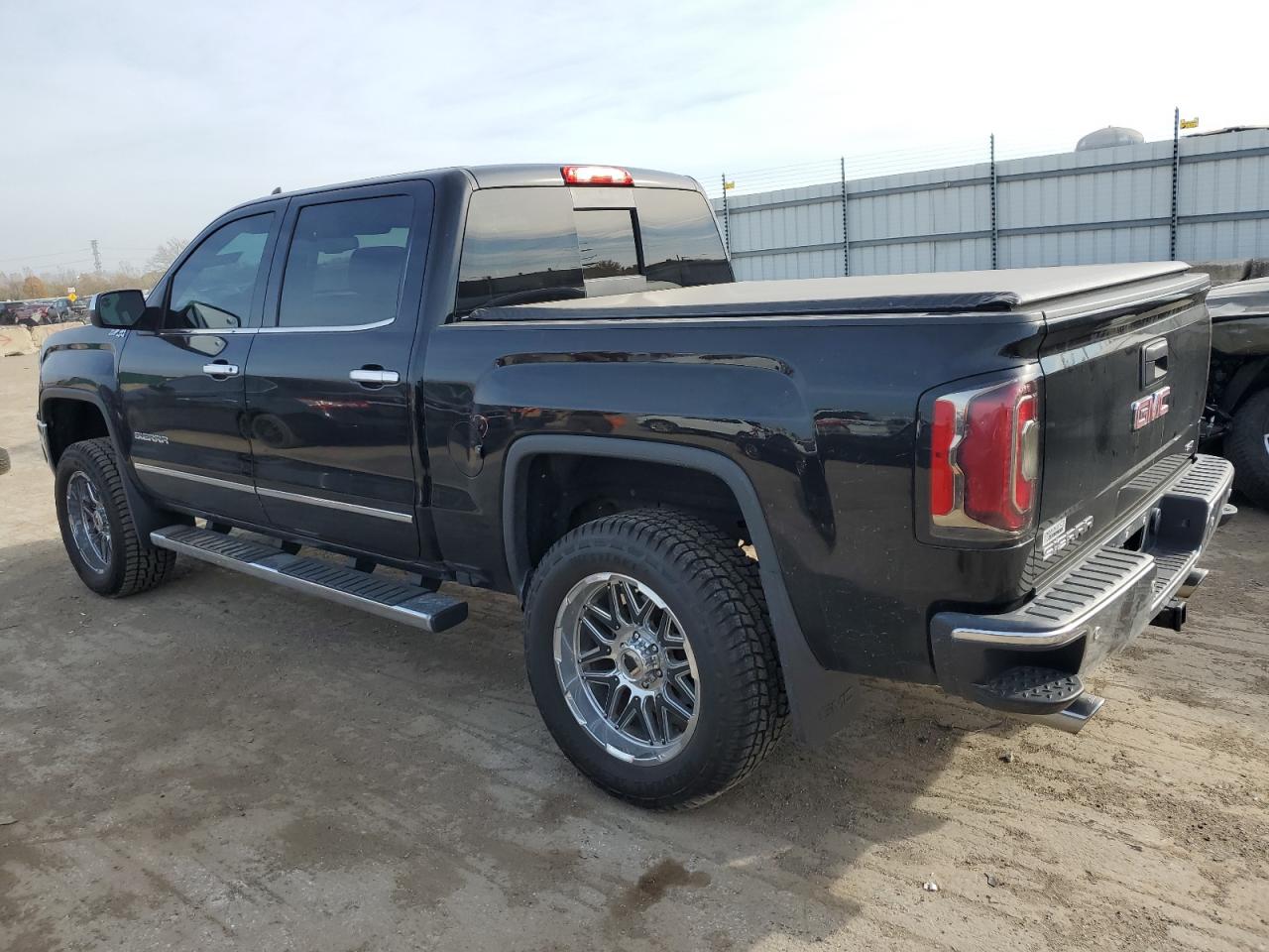 2017 GMC Sierra - Image 2