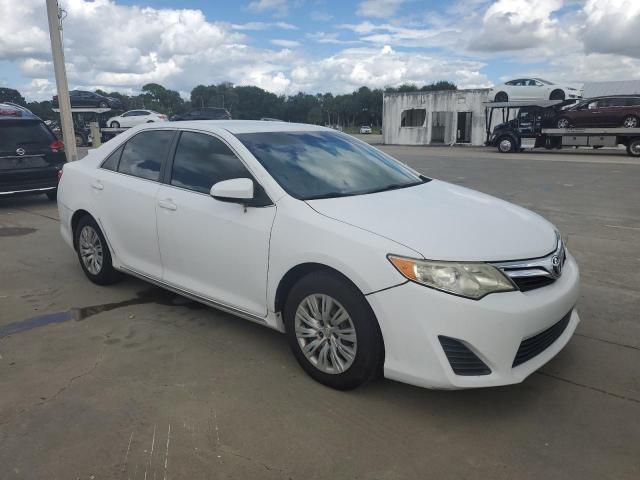  TOYOTA CAMRY 2012 Белый