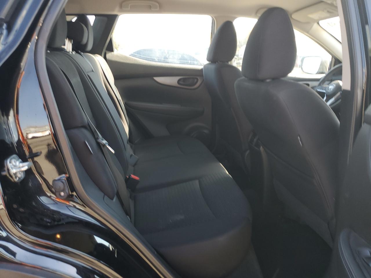 2020 Nissan Rogue - Image 11