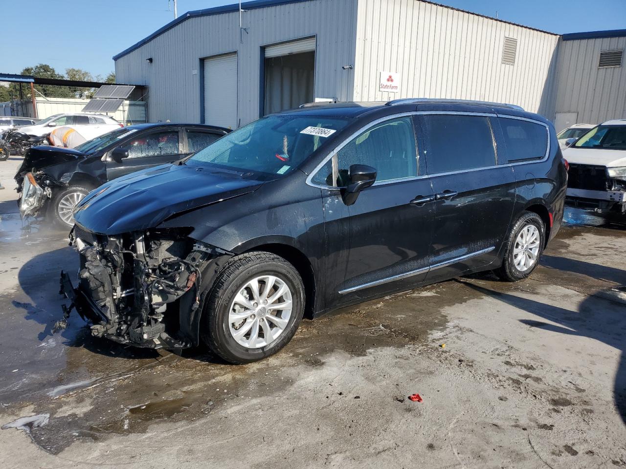 2019 Chrysler Pacifica - Image 1