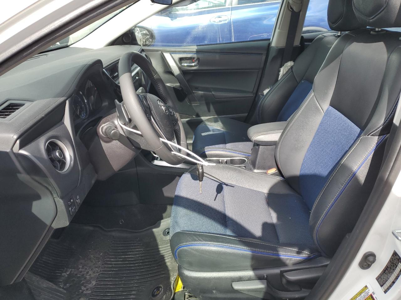 2018 Toyota Corolla L VIN: 2T1BURHE6JC085676 Lot: 75925404