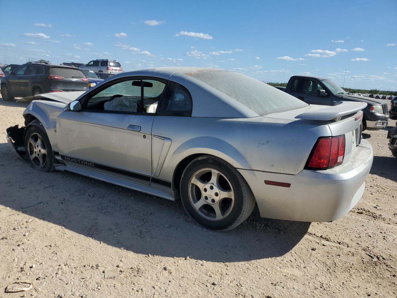 2002 Ford Mustang - Image 2