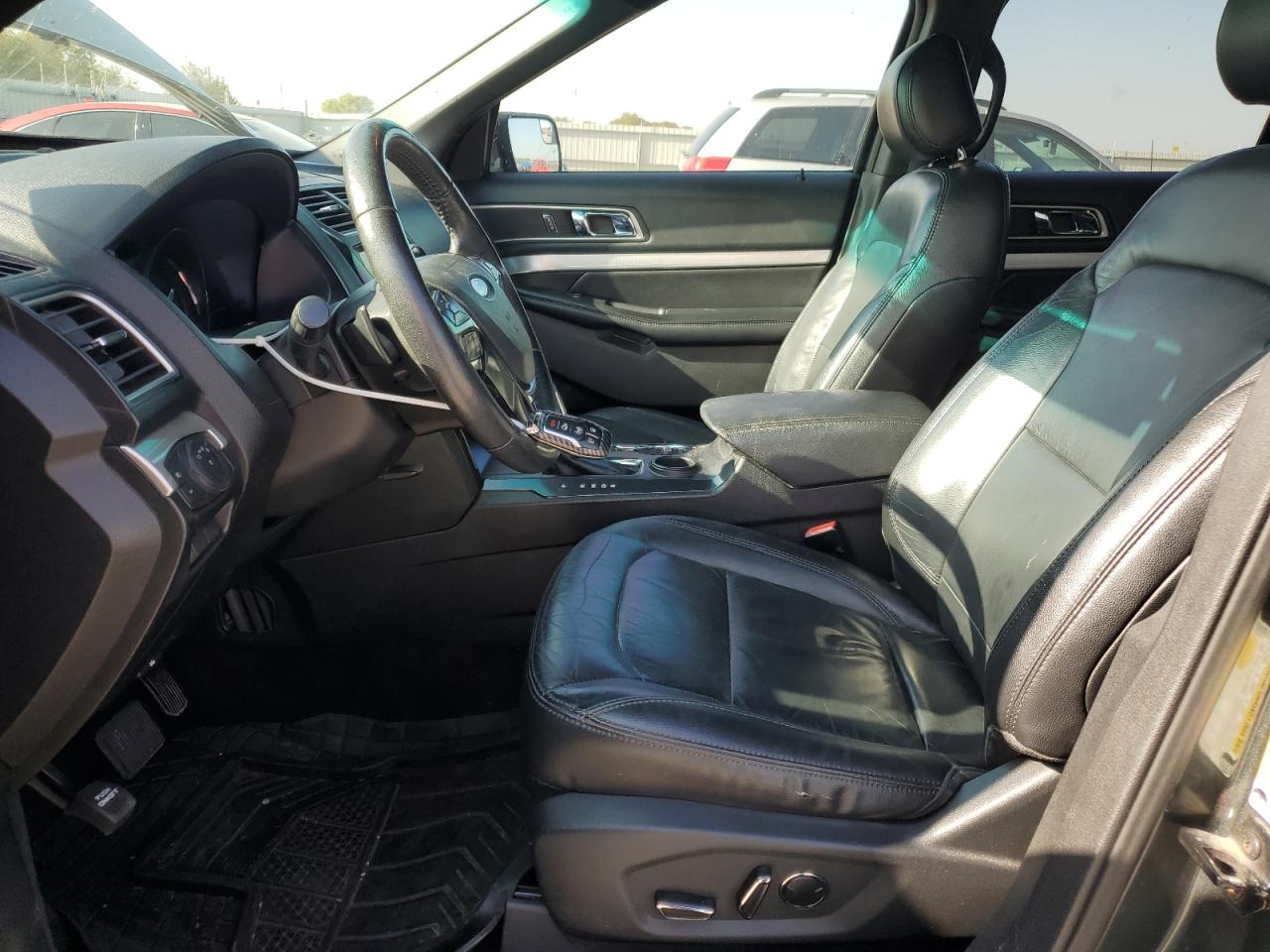 2016 Ford Explorer - Image 7