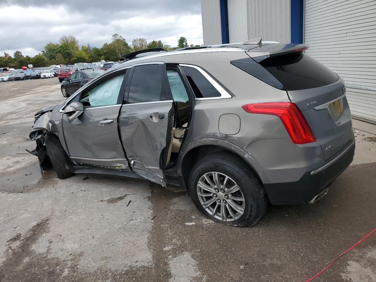 2018 Cadillac XT5 - Image 2