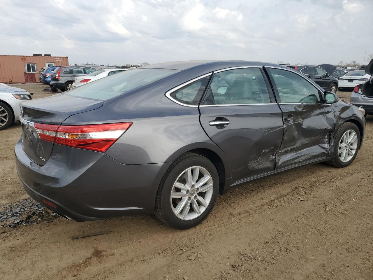 2014 Toyota Avalon - Image 3