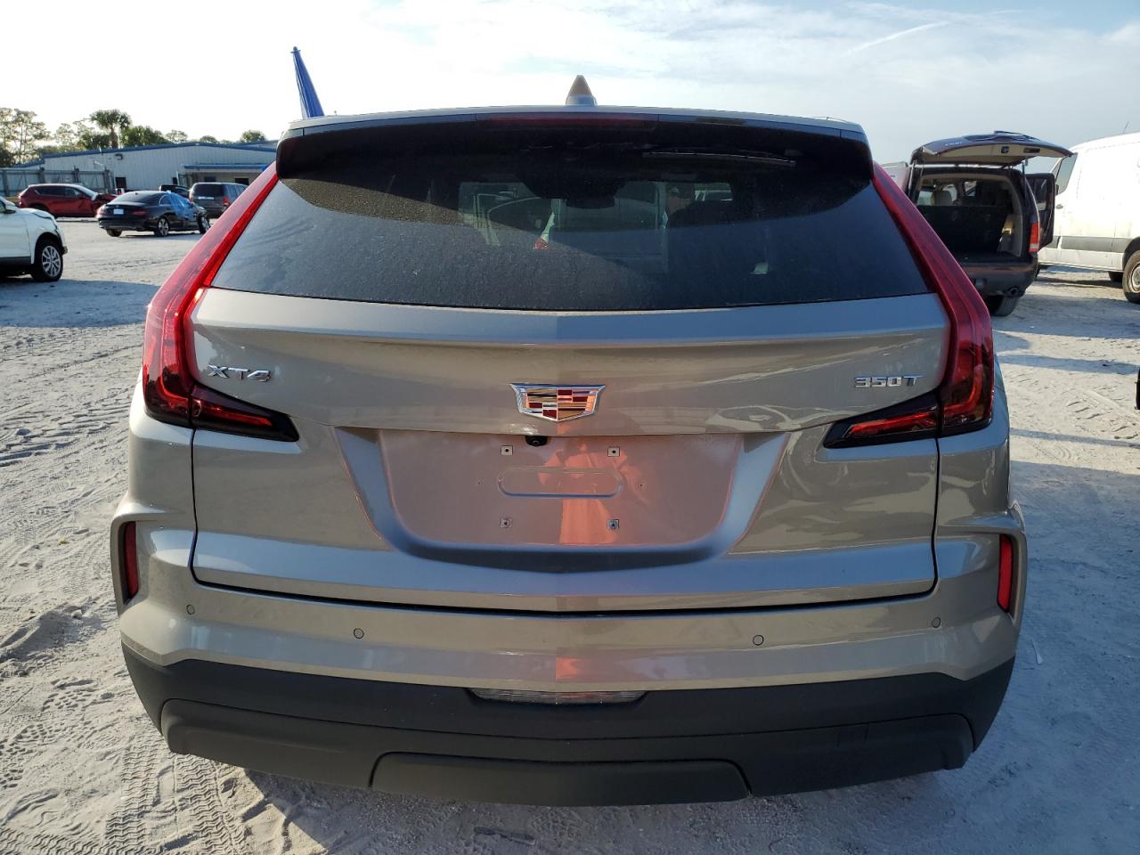 2024 Cadillac Xt4 Luxury VIN: 1GYAZAR44RF199953 Lot: 75101564