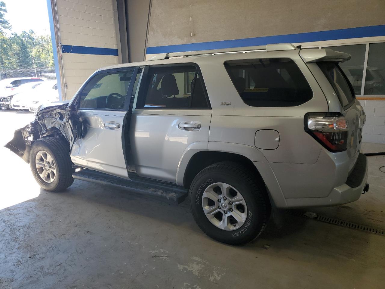 2015 Toyota 4Runner - Image 2