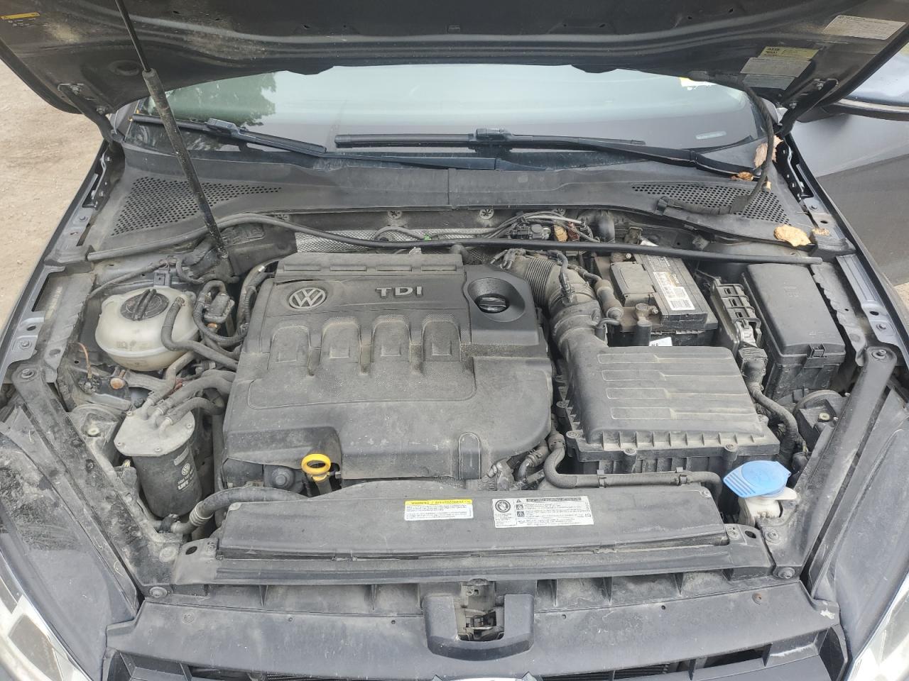 2015 Volkswagen Golf - Image 12