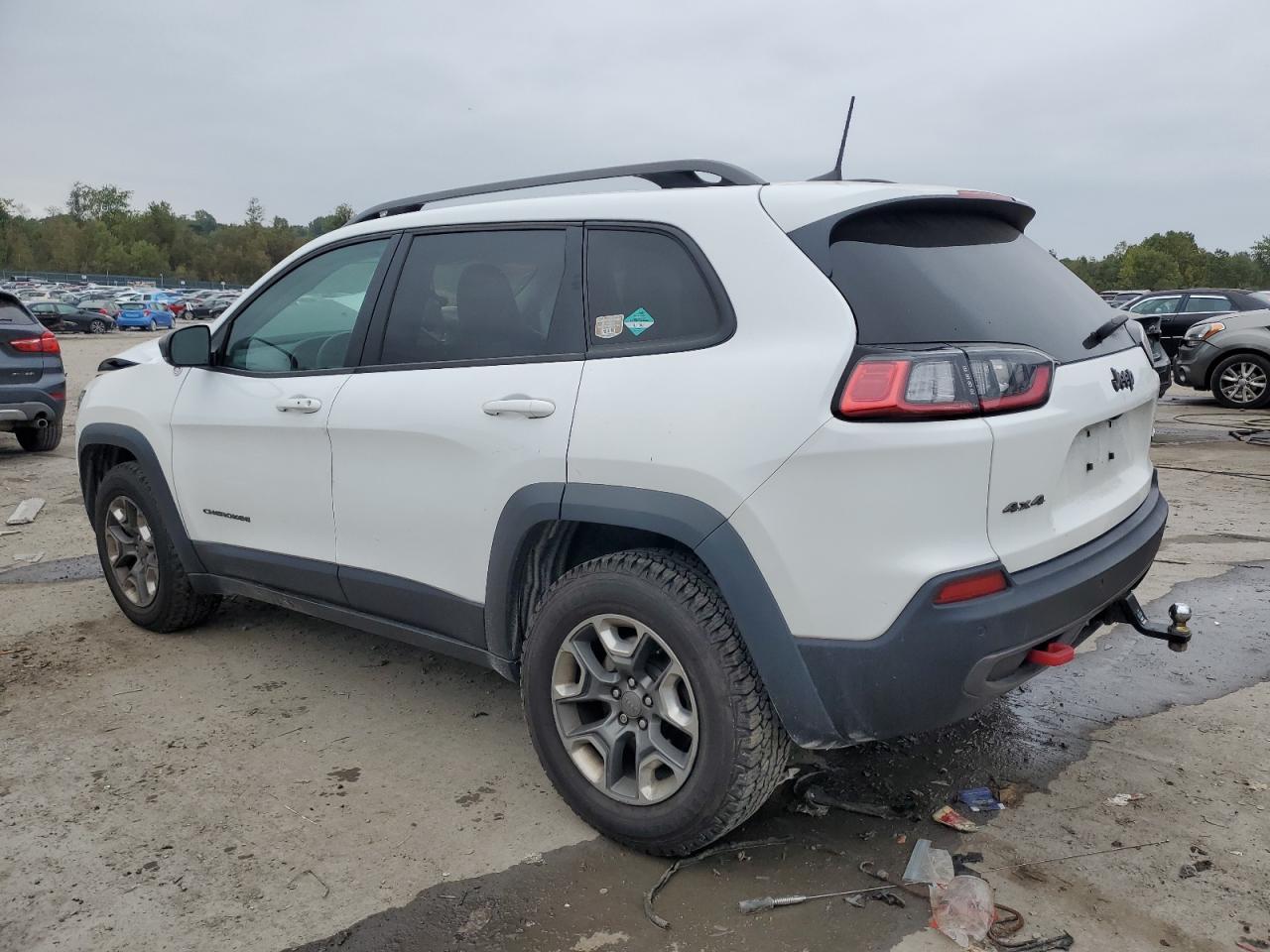 2019 Jeep Cherokee - Image 2
