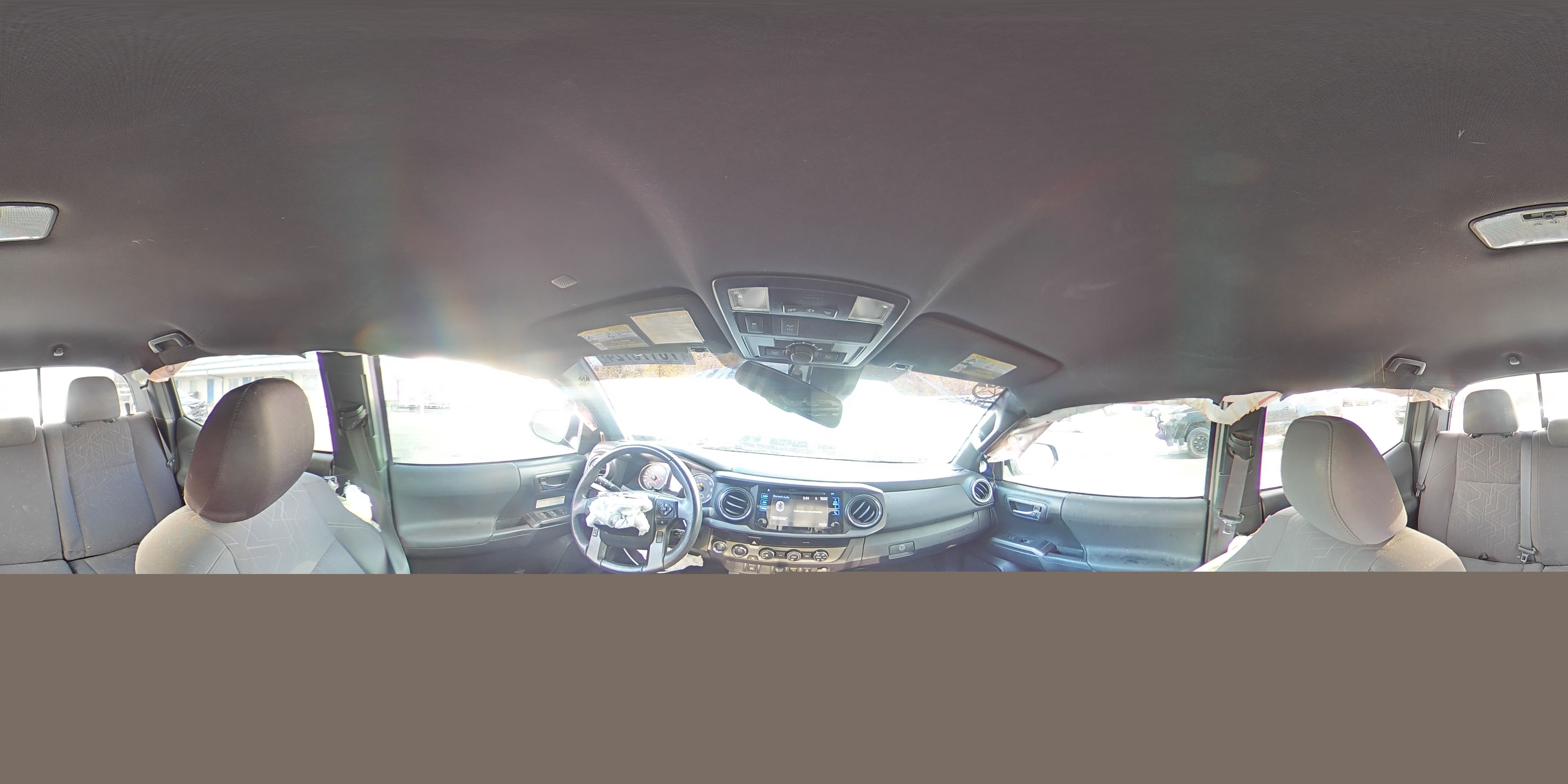 2019 Toyota Tacoma - Image 12