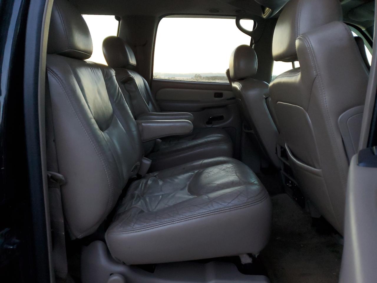 2003 GMC Yukon - Image 11