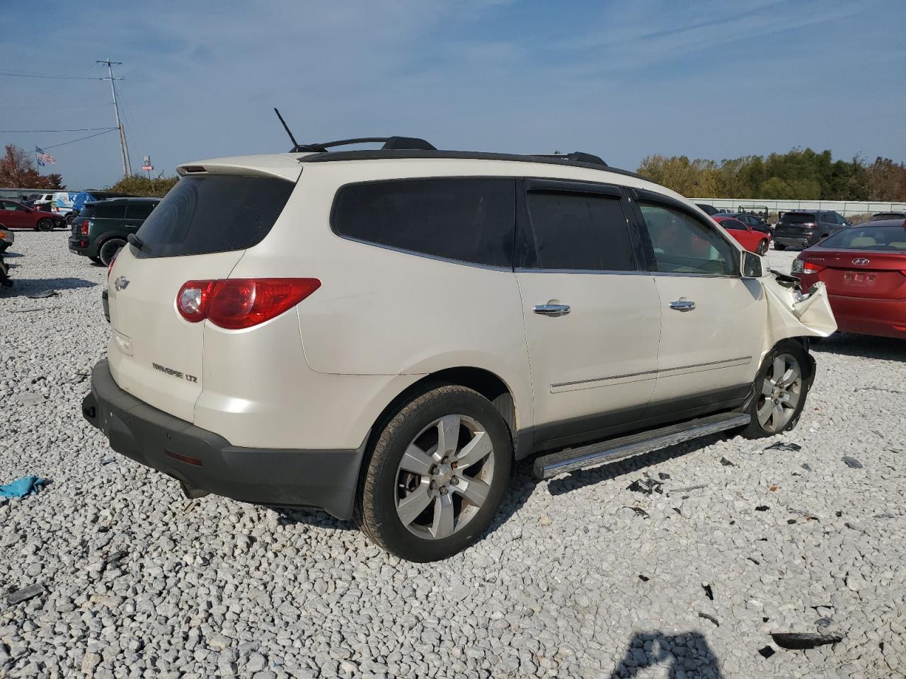 2011 Chevrolet Traverse - Image 3