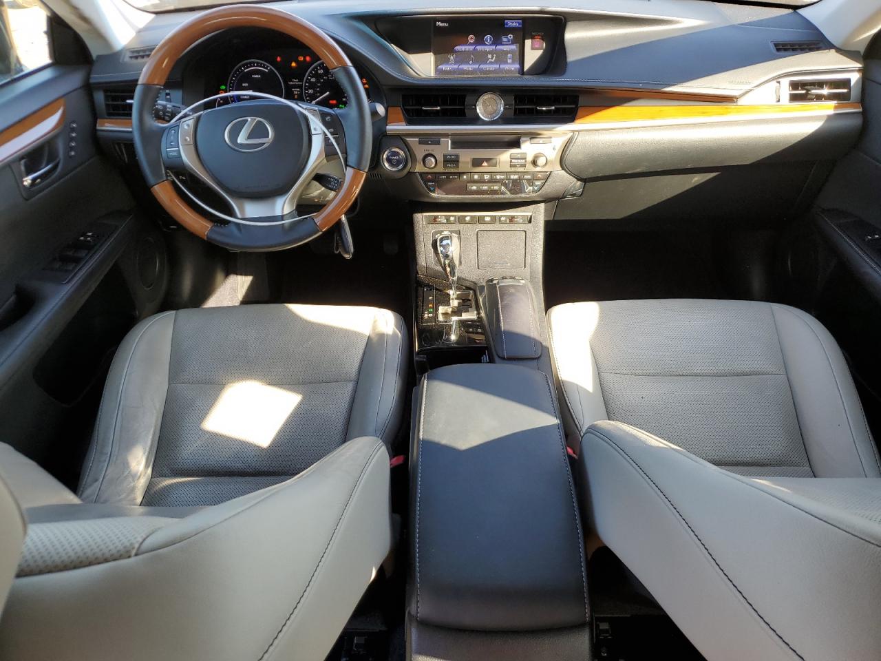 2013 Lexus ES - Image 8