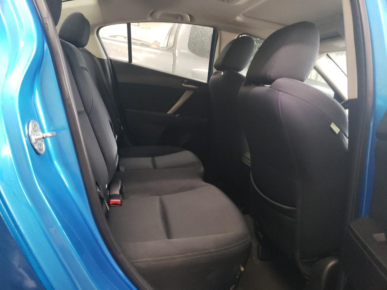 2010 Mazda 3 - Image 10