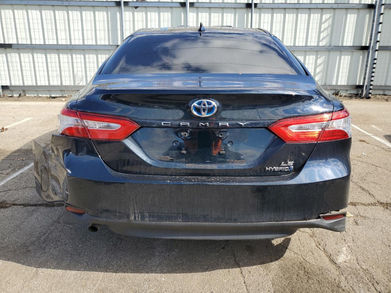 2019 Toyota Camry Le VIN: 4T1B31HK2KU512927 Lot: 76636724