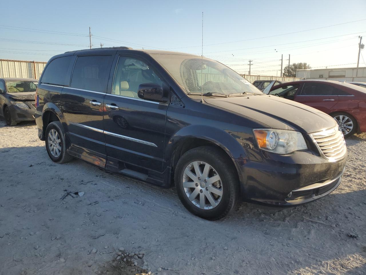 2016 Chrysler Town & Country Touring VIN: 2C4RC1BG0GR135526 Lot: 76494074