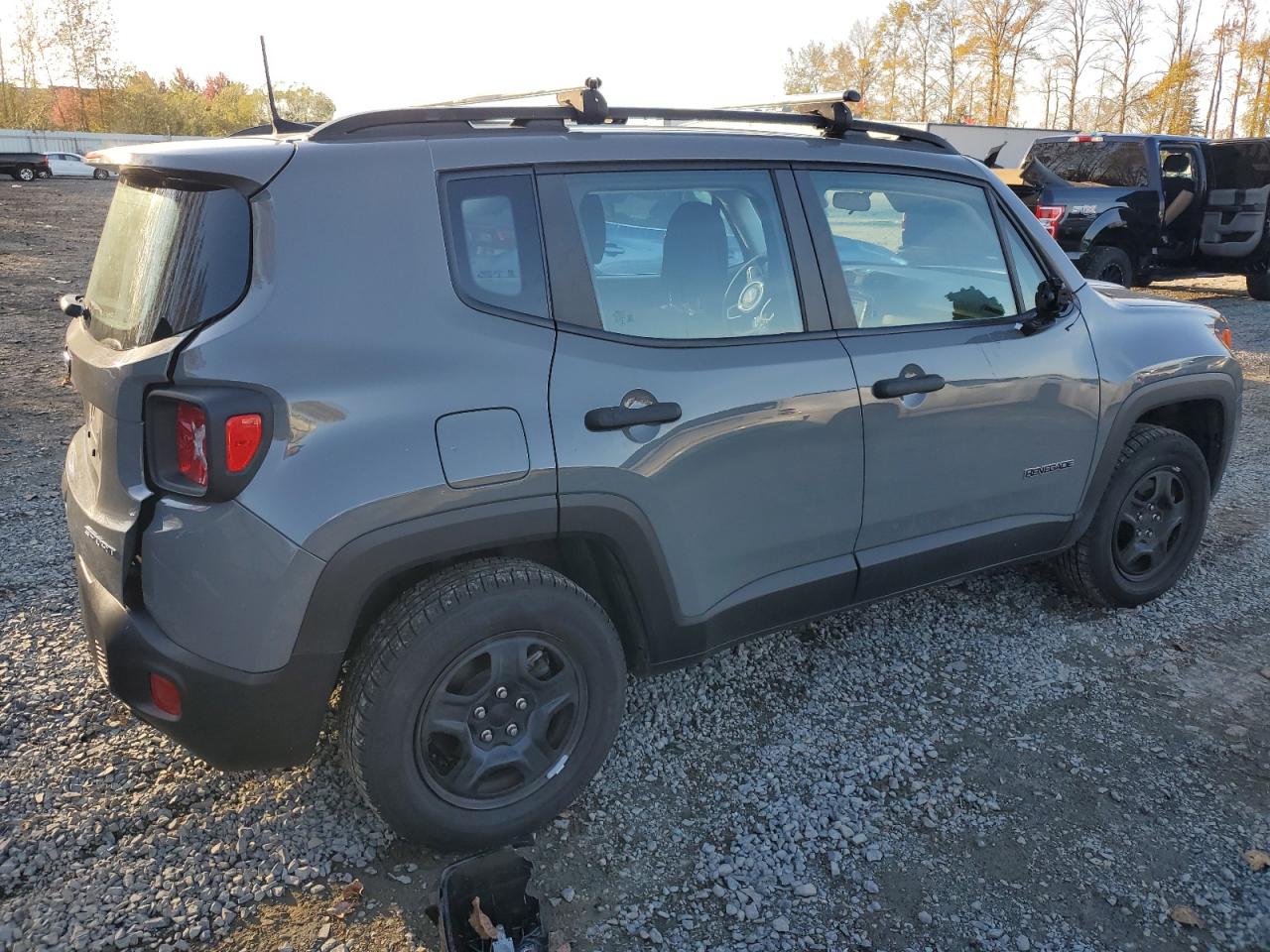 2020 Jeep Renegade - Image 3
