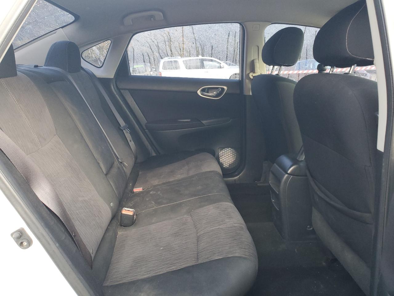 2014 Nissan Sentra - Image 10