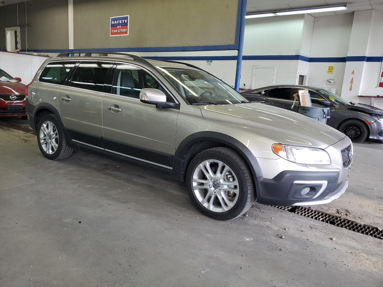 VIN YV4612NM5G1270907 2016 VOLVO XC70 no.4