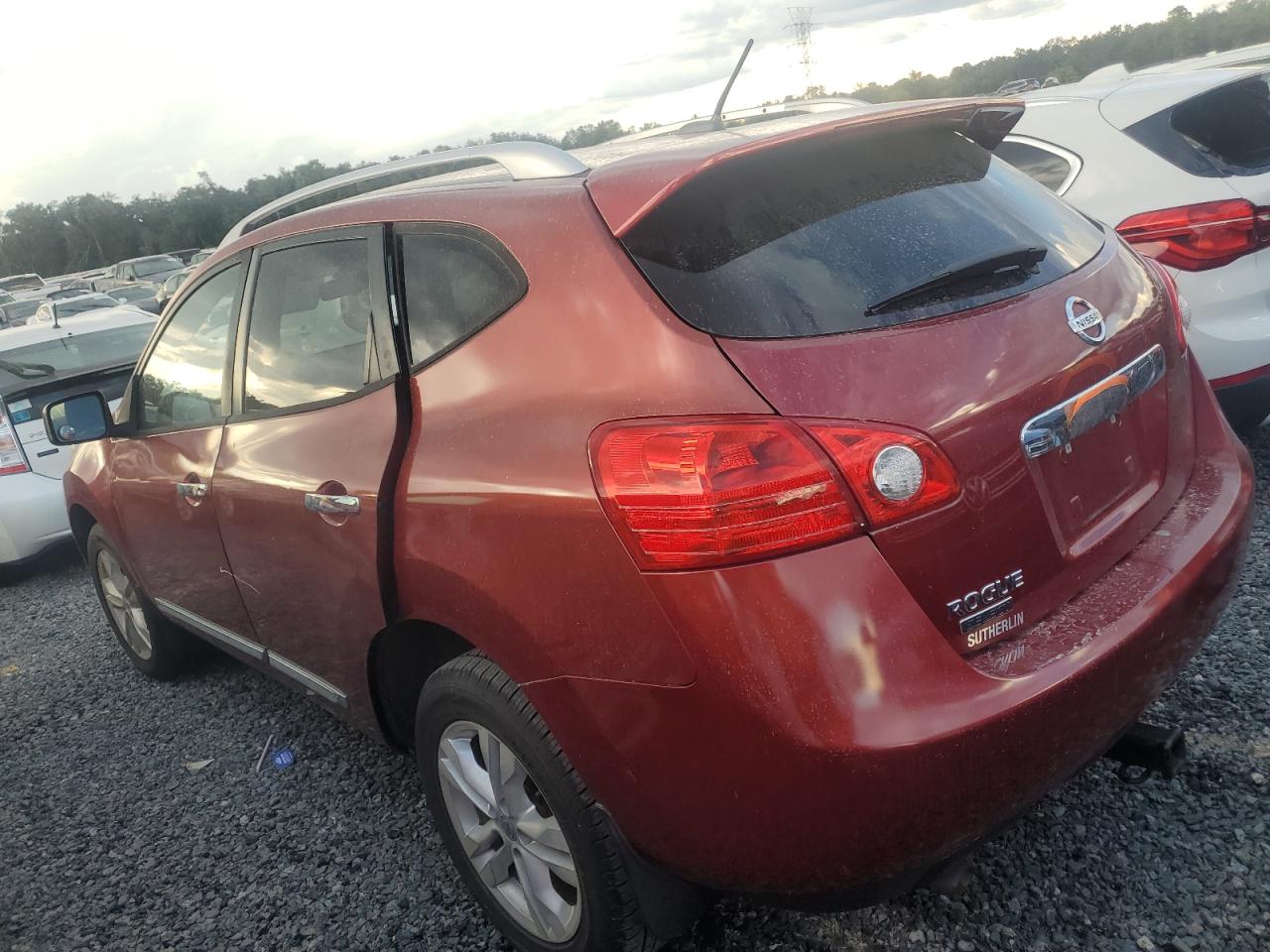 2015 Nissan Rogue - Image 2