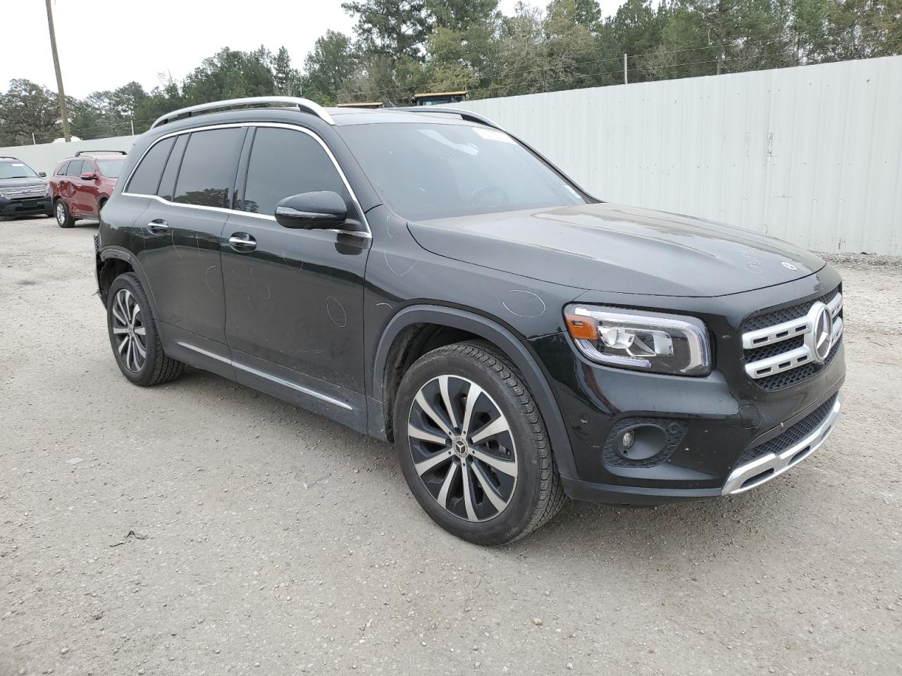 2022 Mercedes-Benz GLB - Image 4