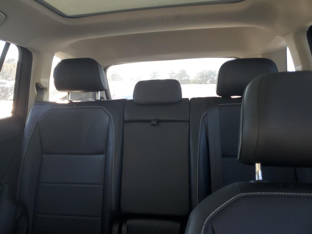 2021 Volkswagen Tiguan - Image 10