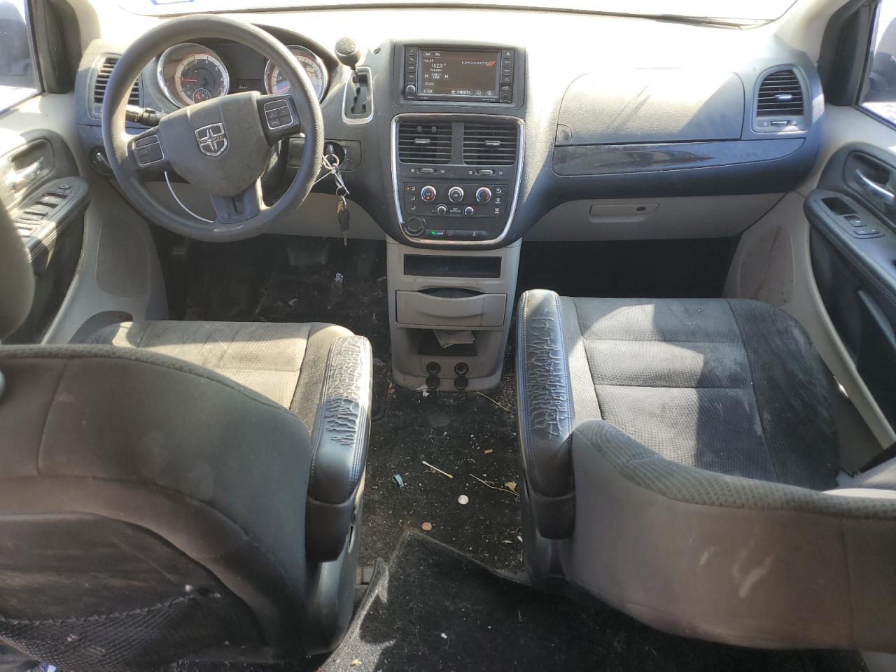 2017 Dodge Caravan - Image 8