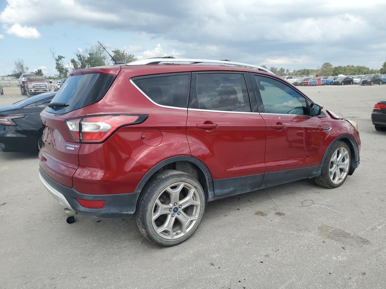 1FMCU0J9XHUD04211 2017 Ford Escape Titanium