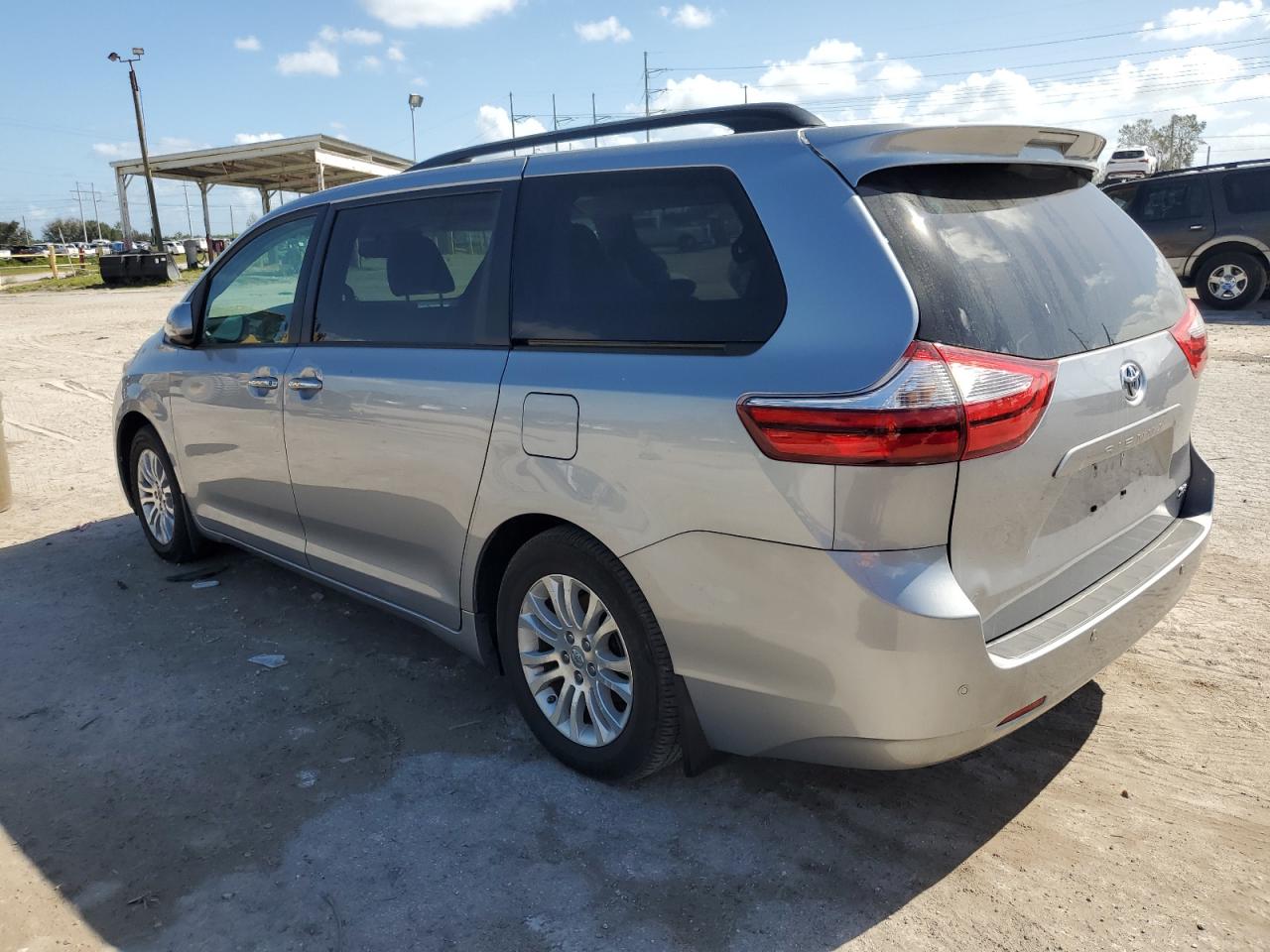 2017 Toyota Sienna Xle VIN: 5TDYZ3DC9HS797176 Lot: 75313634