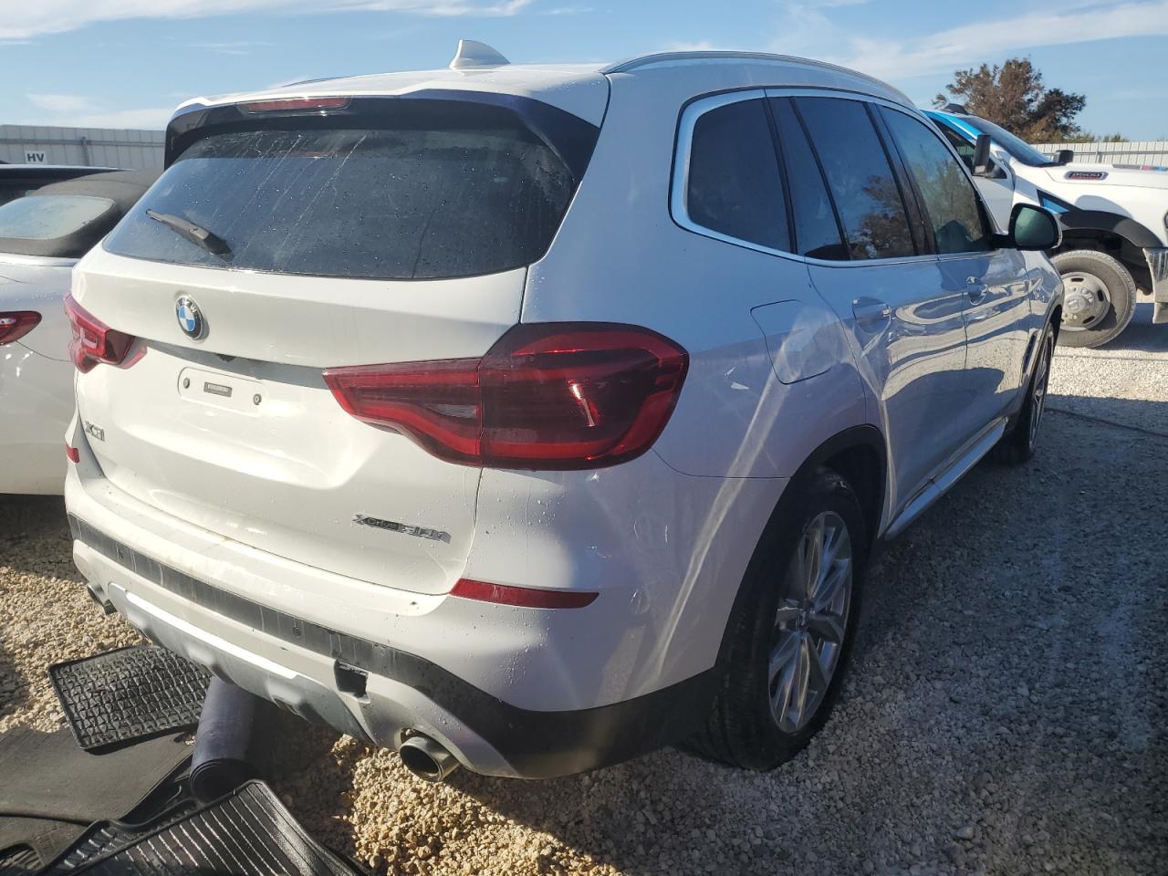 VIN 5UXTR9C58JLD71360 2018 BMW X3 no.3