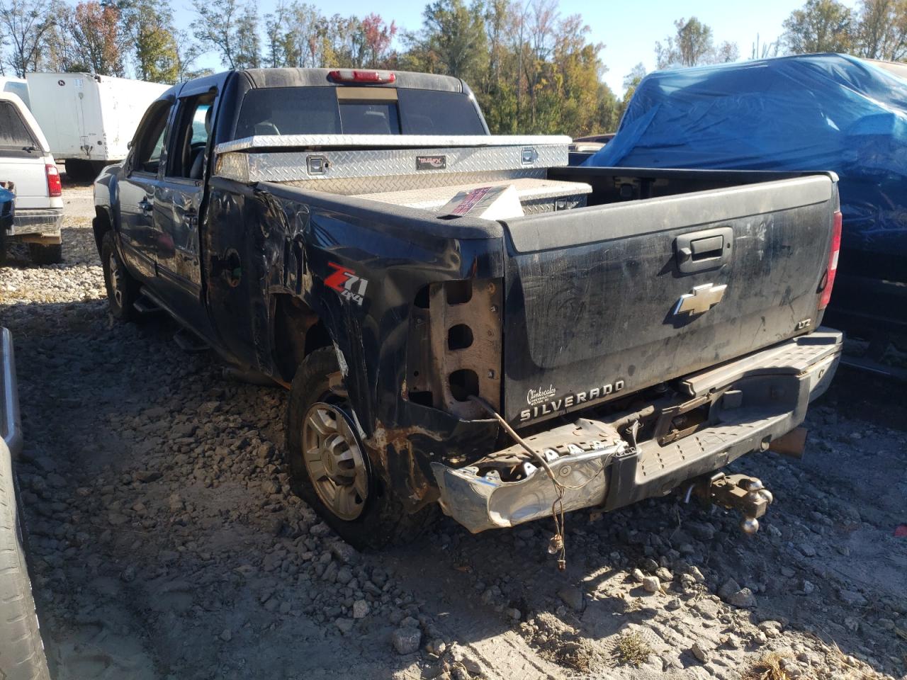 2009 Chevrolet Silverado - Image 2