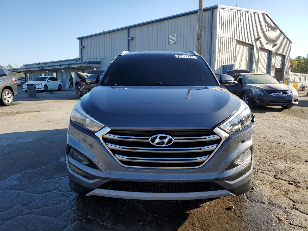 KM8J33A2XJU643300 2018 Hyundai Tucson Value